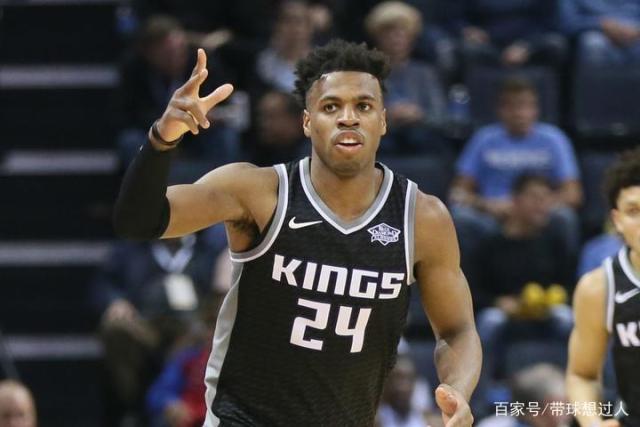 土媒：穆帅致电C罗，询问他是否有意来费内巴切